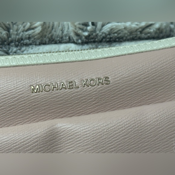 Michael Kors wristlet / cosmetic bag/ pouch - Picture 10 of 11